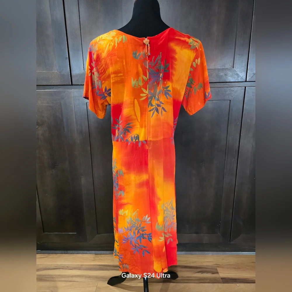 Vibrant Tropical Floral Dress - Picture 2 of 8